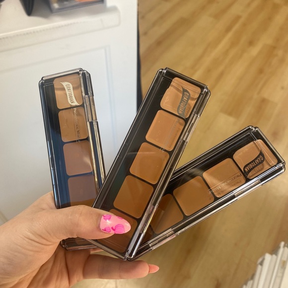 Graftobian Hi-Def Creme Foundation Palette - Picture 3 of 3